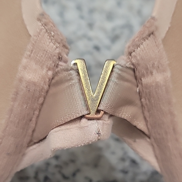 Victoria's Secret Love Cloud Bra 36C - Picture 7 of 16